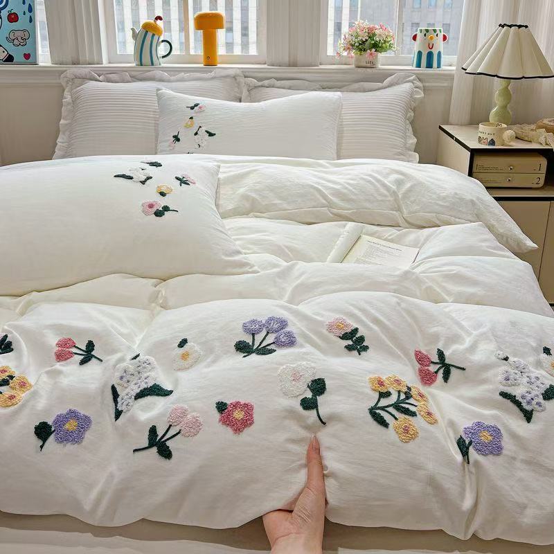Aesthetic Floral Duvet Cover - Esthetische bloemenborduurwerk dekbedovertrek, zacht en comfortabel